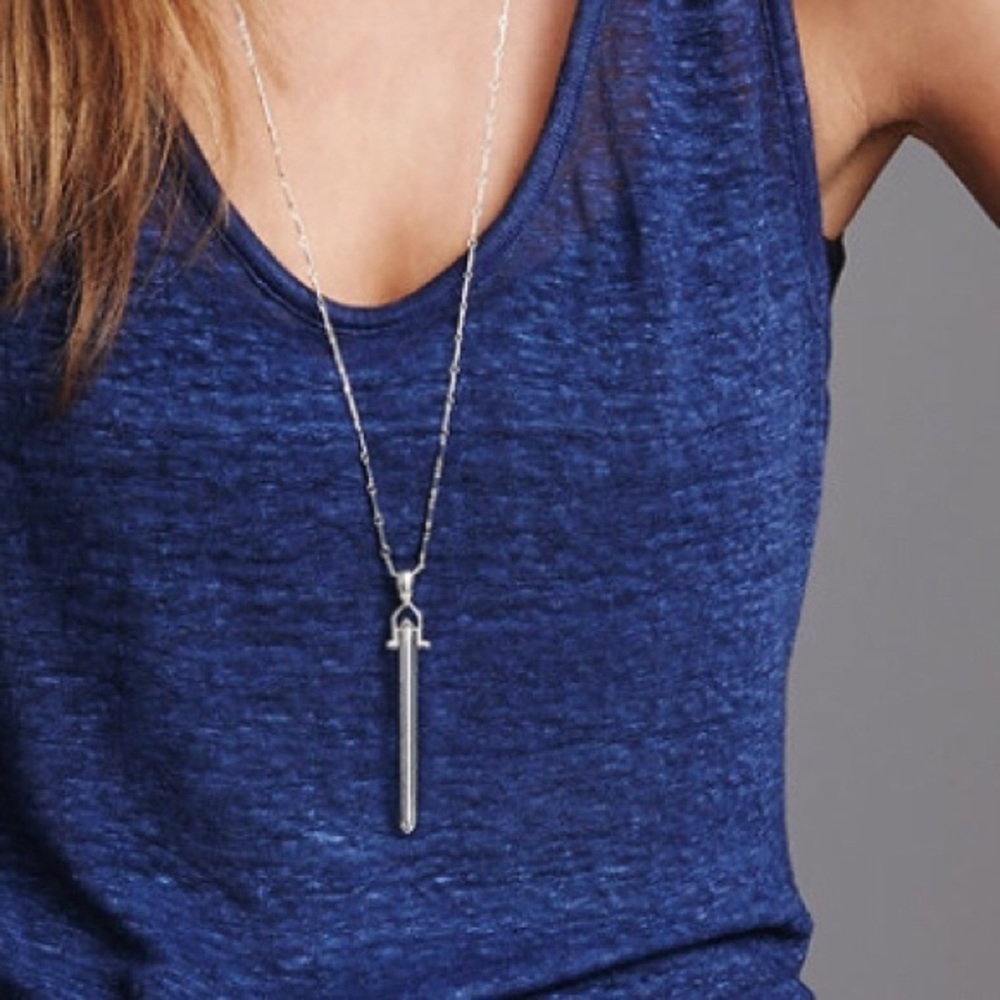 Stella & Dot Rebel Pendant Necklace Silver